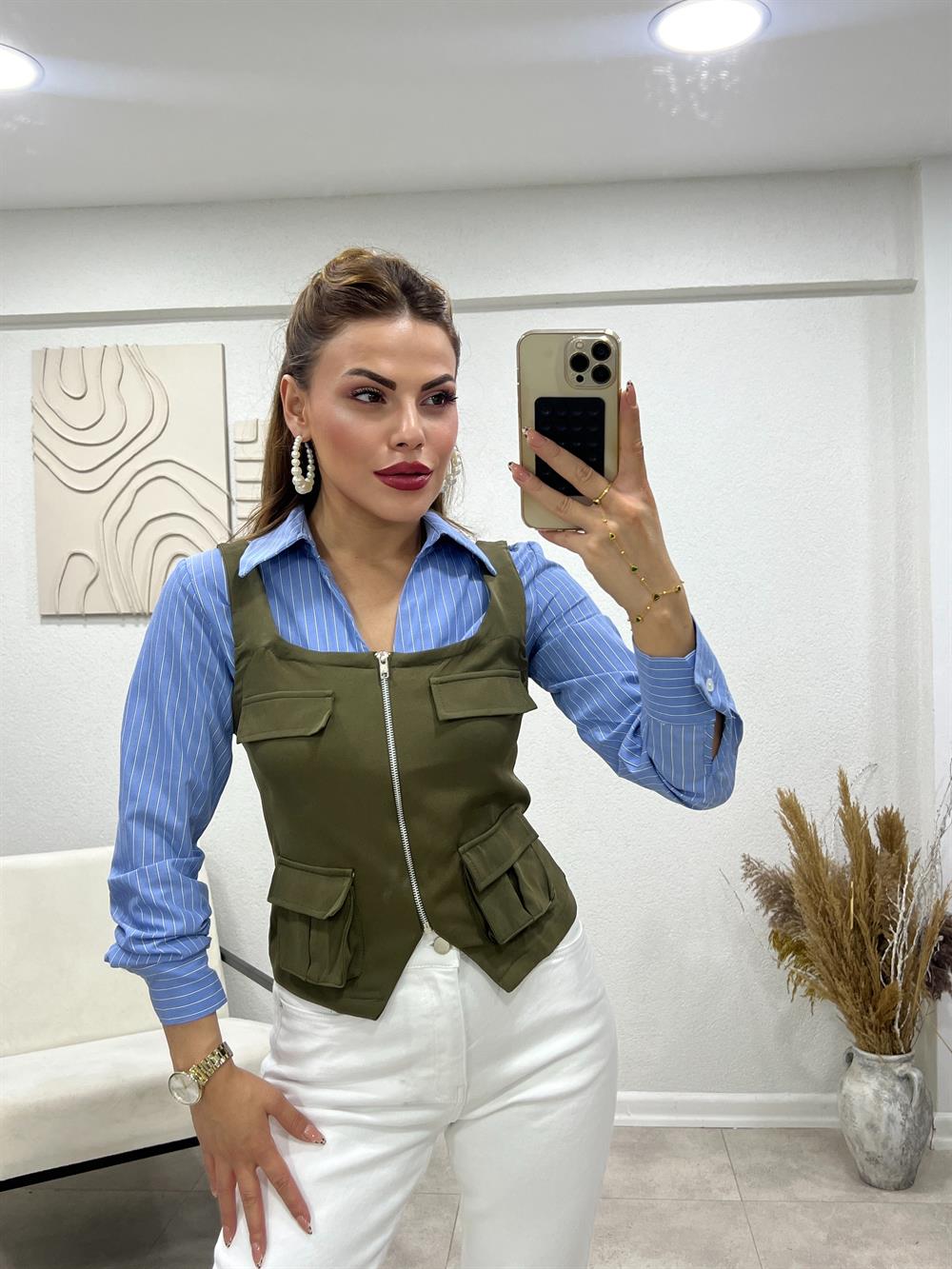 Tasarim Çi̇zgi̇li̇ Yelekli̇ Gömlek