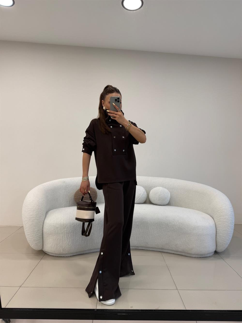 TASARIM DİK YAKA ÇITÇIT DETAYLI EŞOFMAN TAKIMI KAHVE