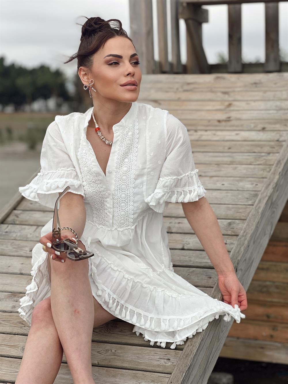 Tasarim Fi̇stolu Beyaz Elbi̇se