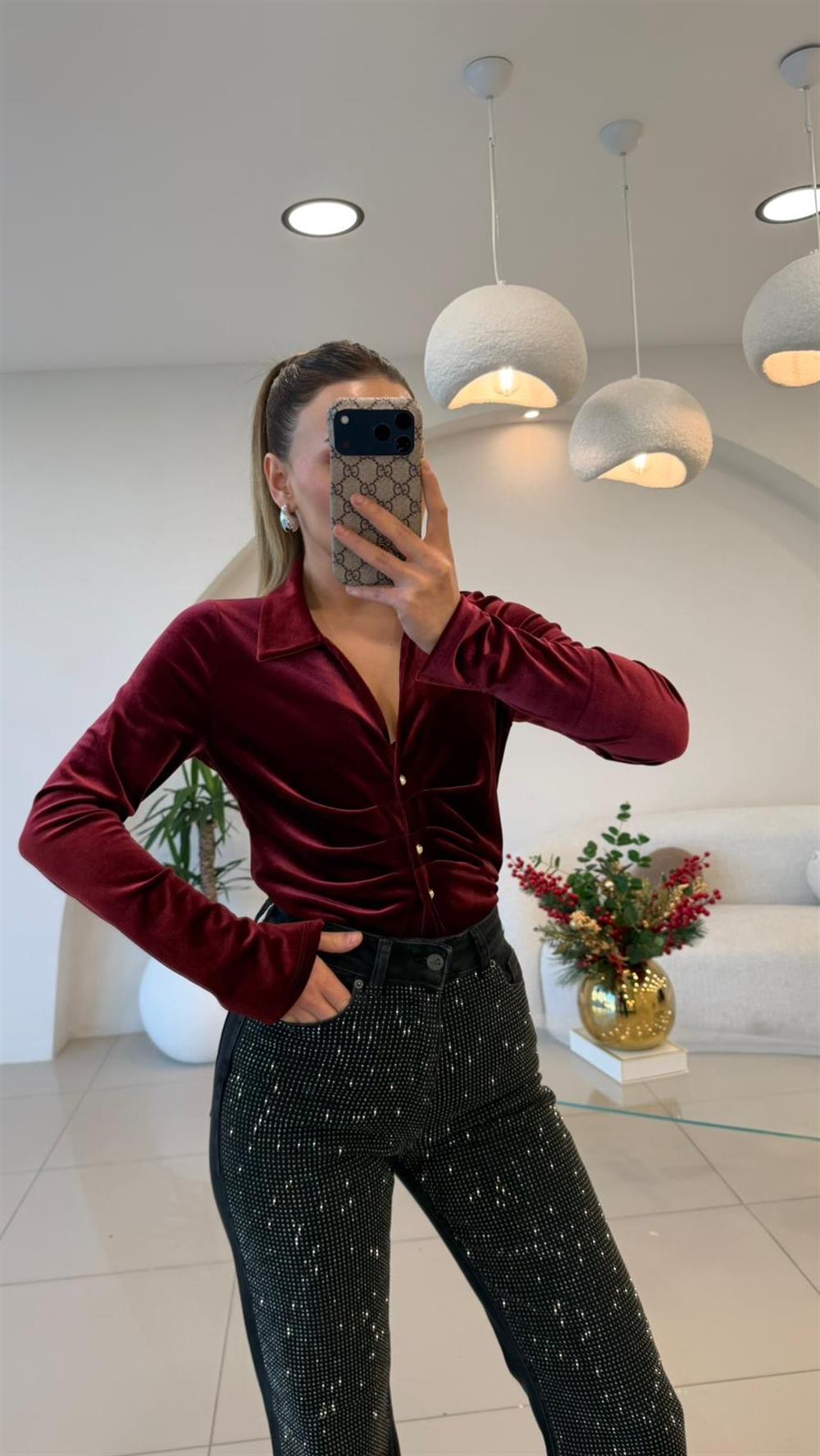 TASARIM GÖĞÜS PİLELİ KADİFE BLUZ BORDO