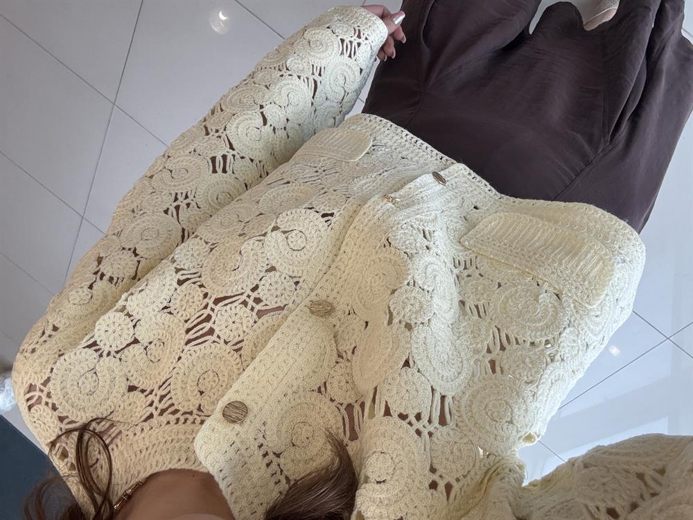 Tasarim Gol Düğmeli̇ Dantel Ceket Sari