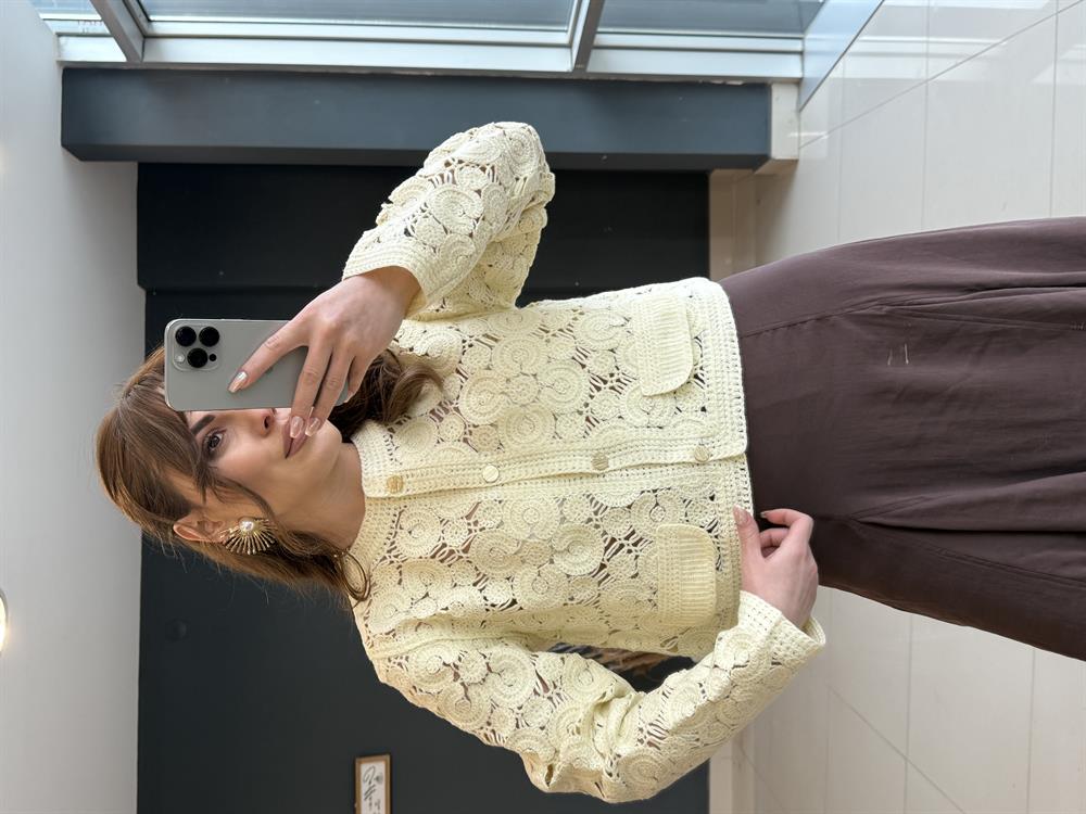 Tasarim Gol Düğmeli̇ Dantel Ceket Sari