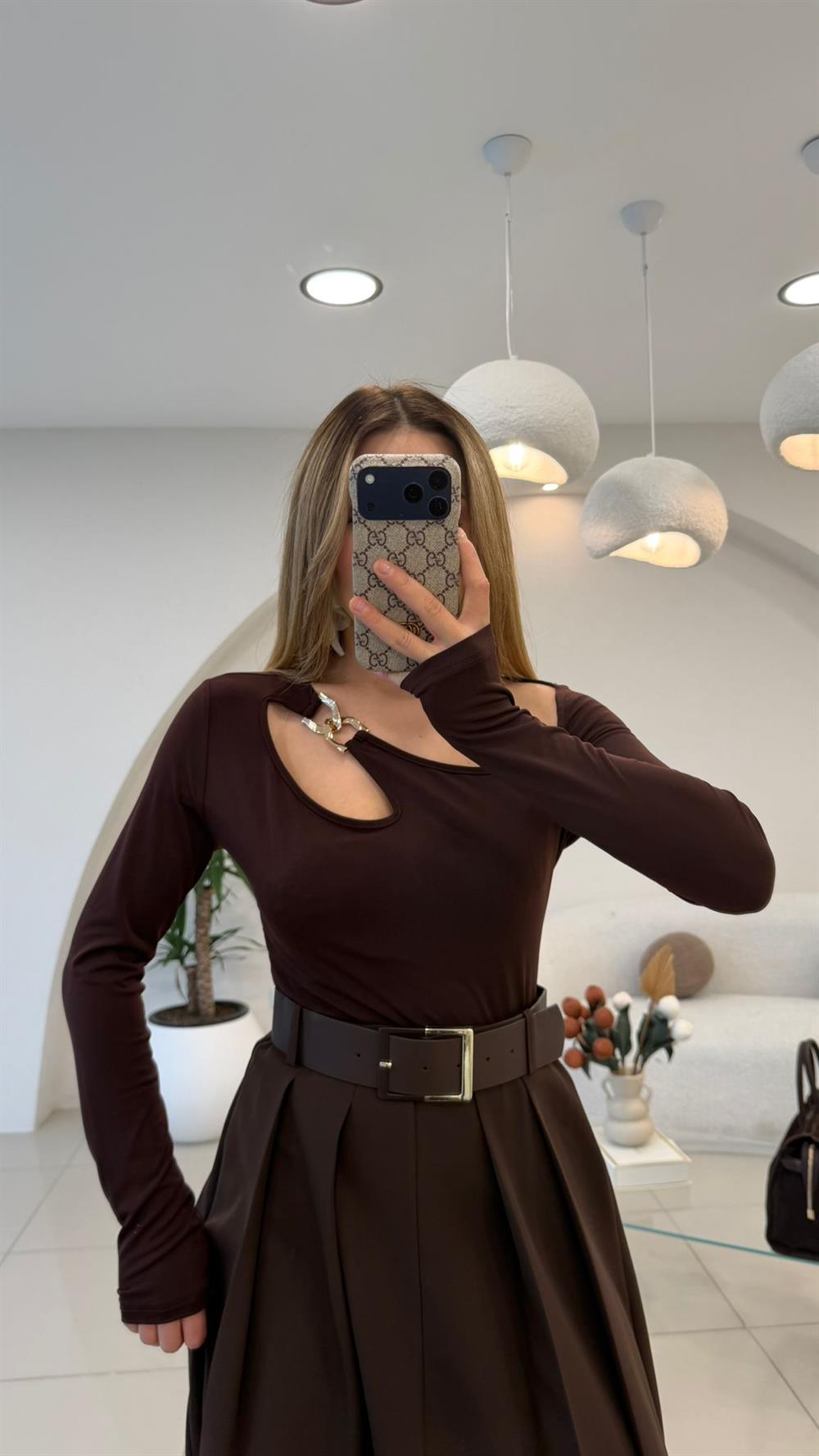 TASARIM GOLD AKSESUAR DETAYLI BLUZ KAHVE