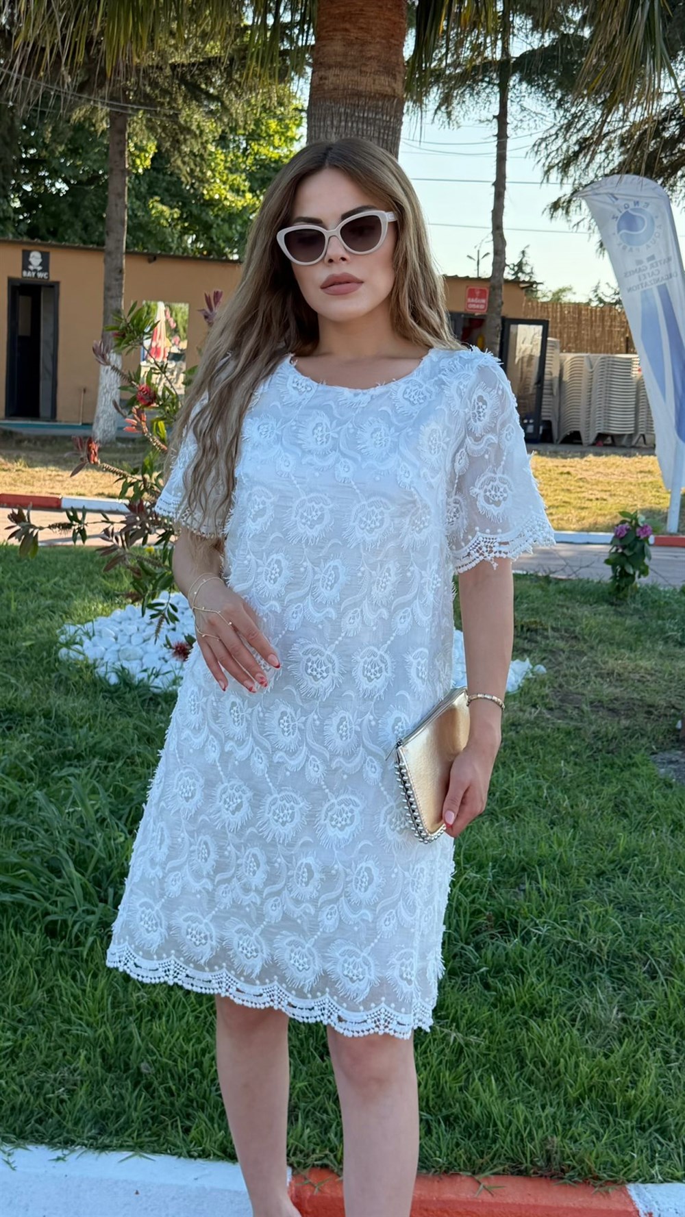 TASARIM GÜPÜRLÜ BASİC BEYAZ ELBİSE 
