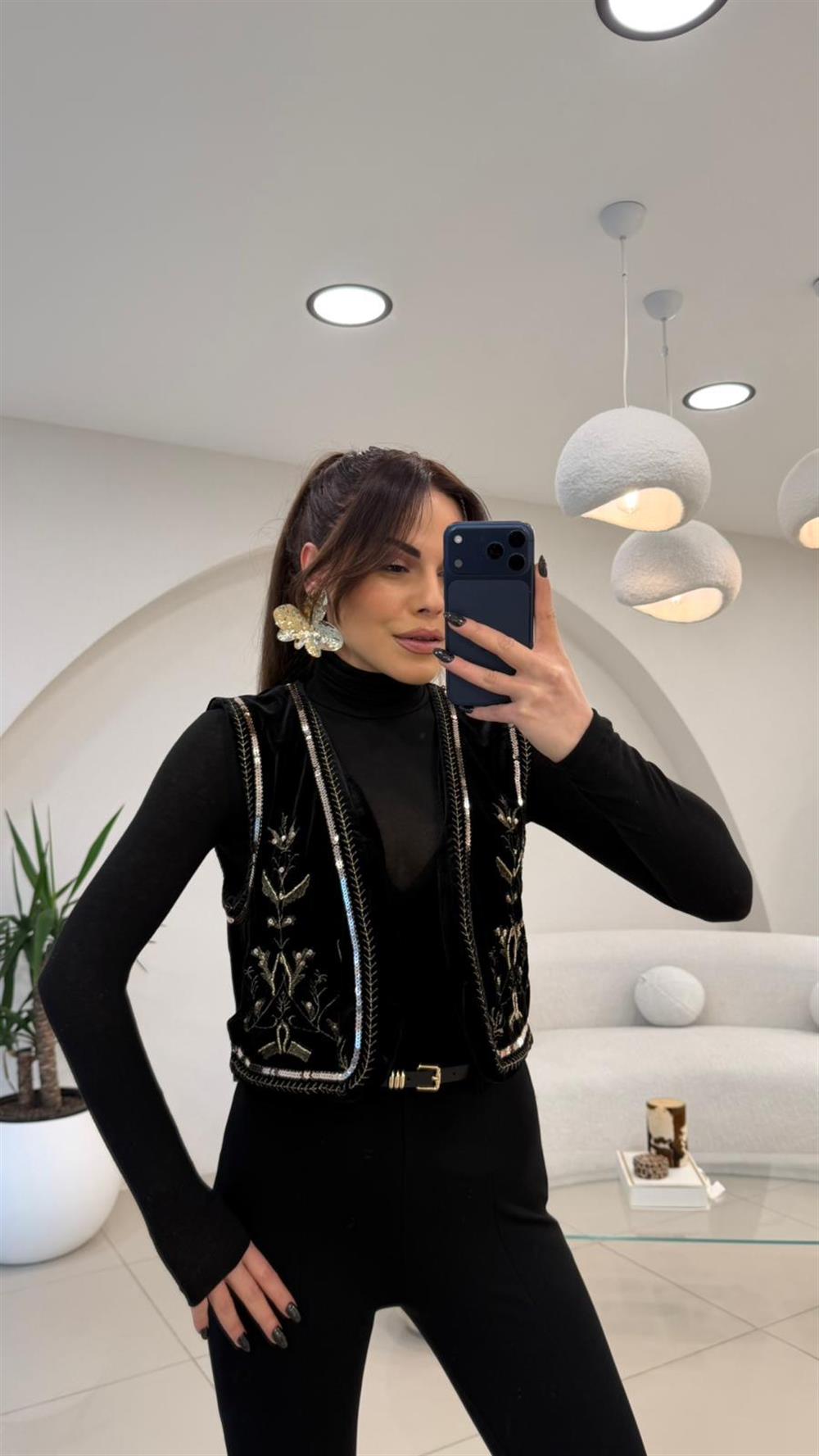 TASARIM İŞLEMELİ KADİFE YELEK