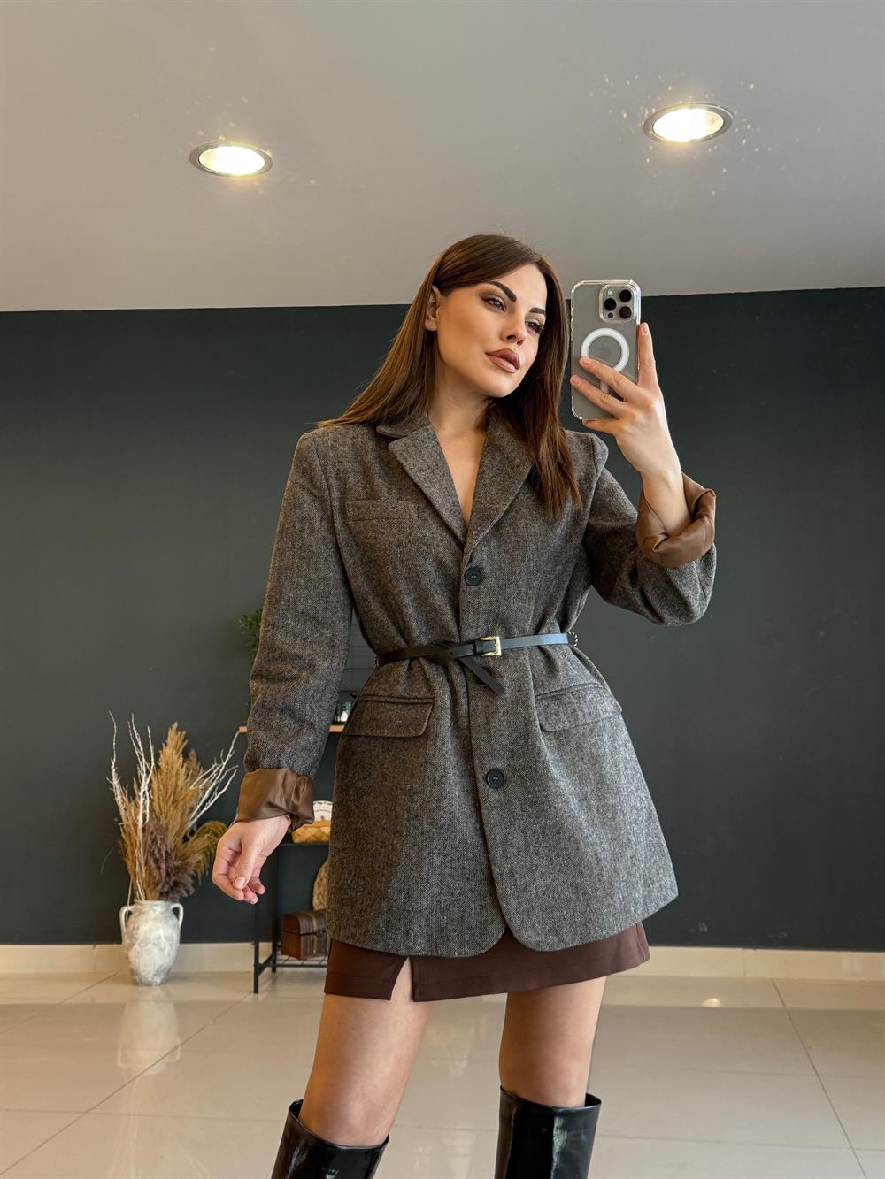 Tasarim Kendi̇nden Kemerli̇ Kaşe Ceket