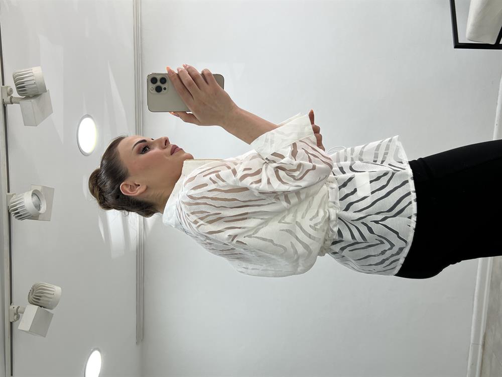 Tasarim Tül Desenli̇ Ceket Beyaz