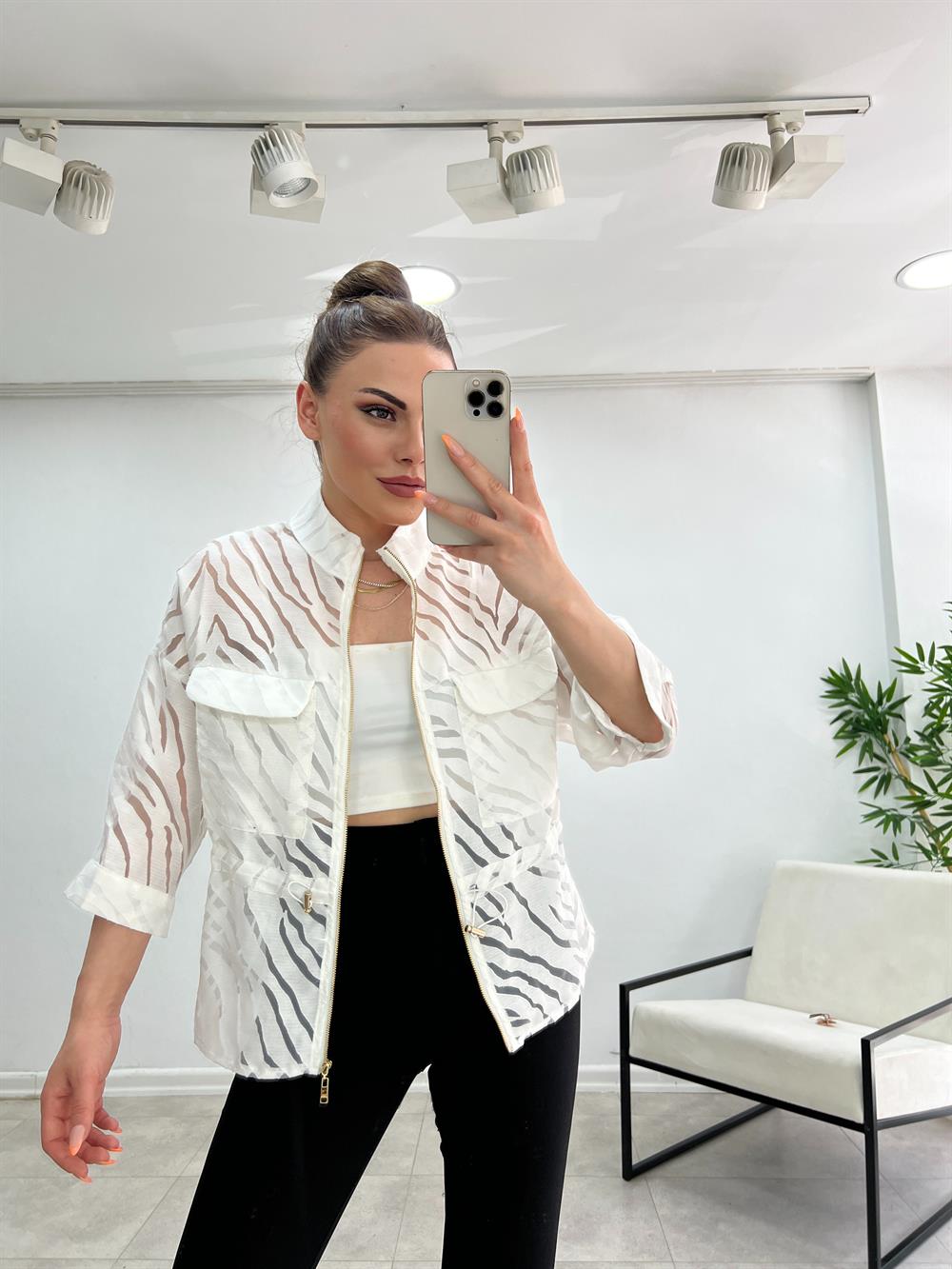 Tasarim Tül Desenli̇ Ceket Beyaz