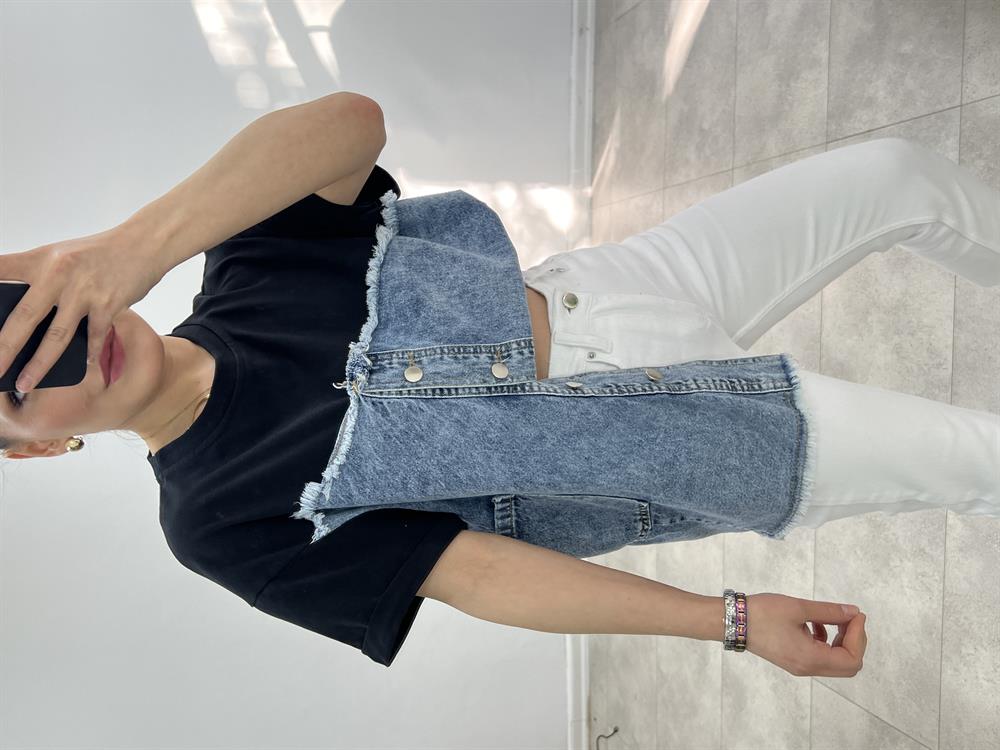 Tasarim Twi̇st Model Deni̇m Detayli Tshi̇rt Si̇yah