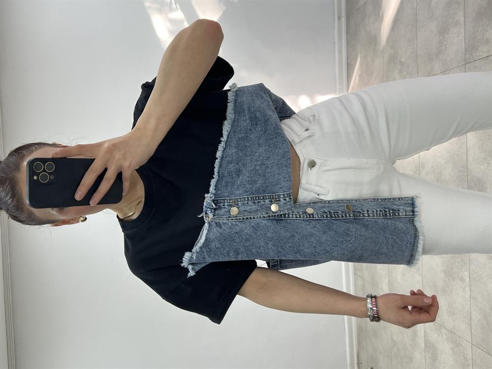 Tasarim Twi̇st Model Deni̇m Detayli Tshi̇rt Si̇yah