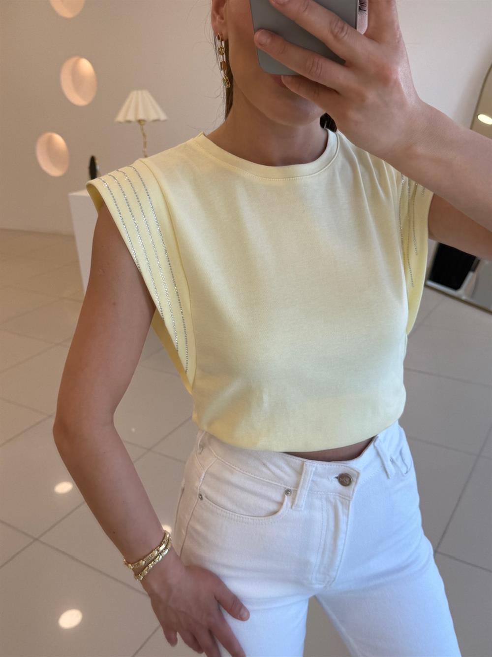 TAŞLI KOLSUZ TSHIRT SARI
