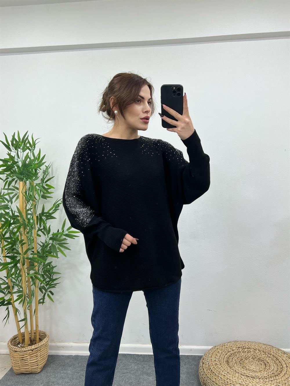 Taşli Si̇yah Tri̇ko