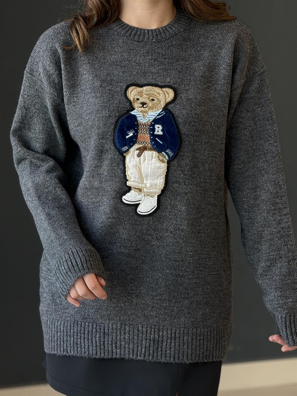 Teddy İşlemeli̇ Kazak Gri̇