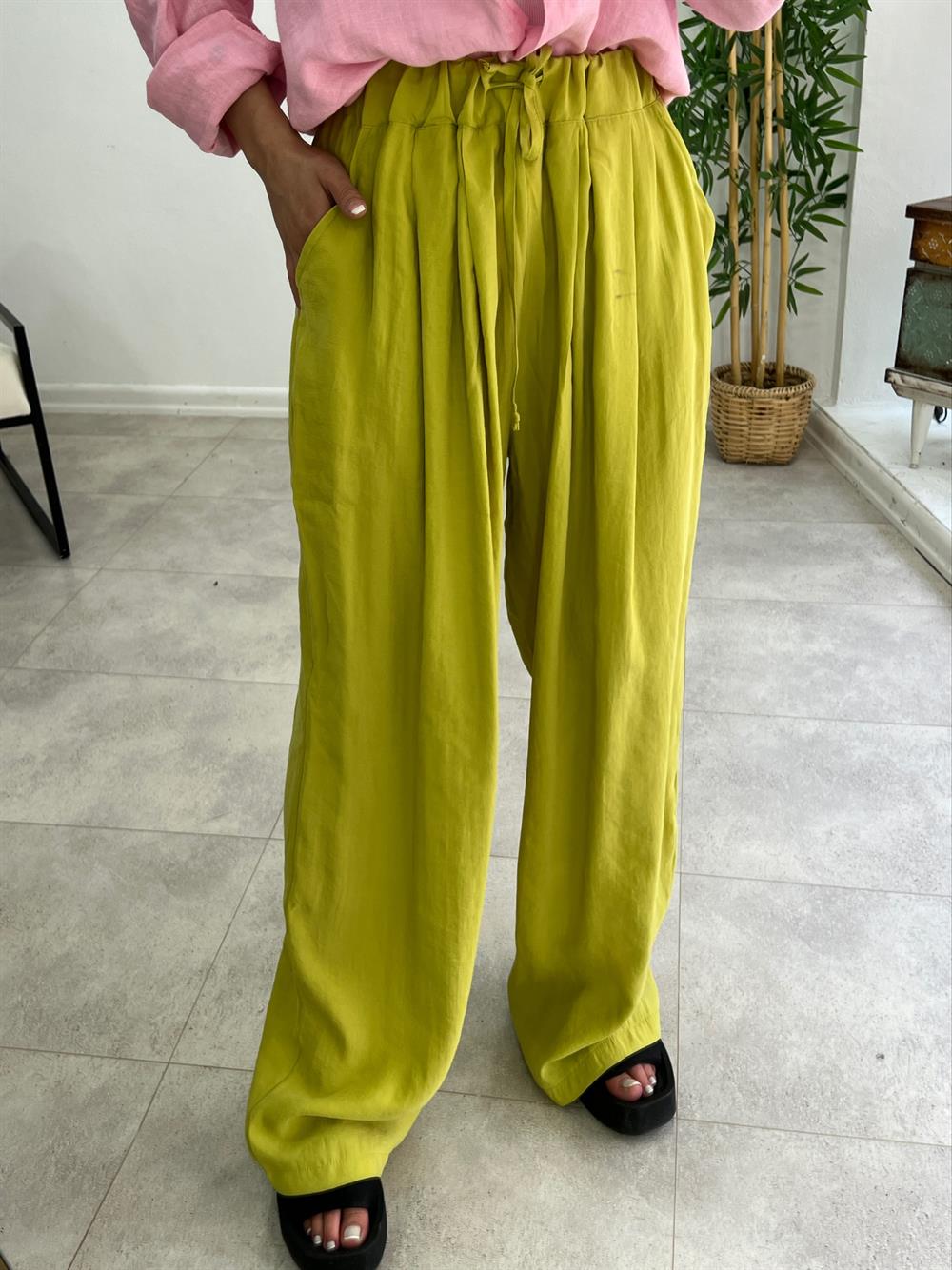 Oli̇v Yeşi̇l Bol Paça Pantolon