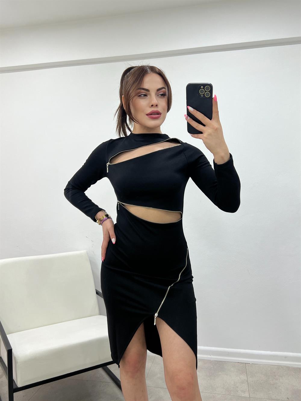 Üç Fermuarli Asi̇metri̇k Kesi̇m Elbi̇se