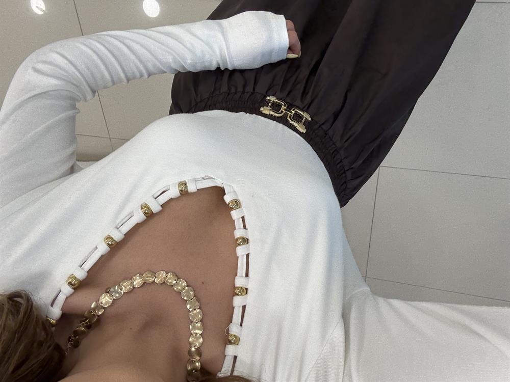 V YAKA GOLD BONCUKLU PAMUK PENYE BEYAZ