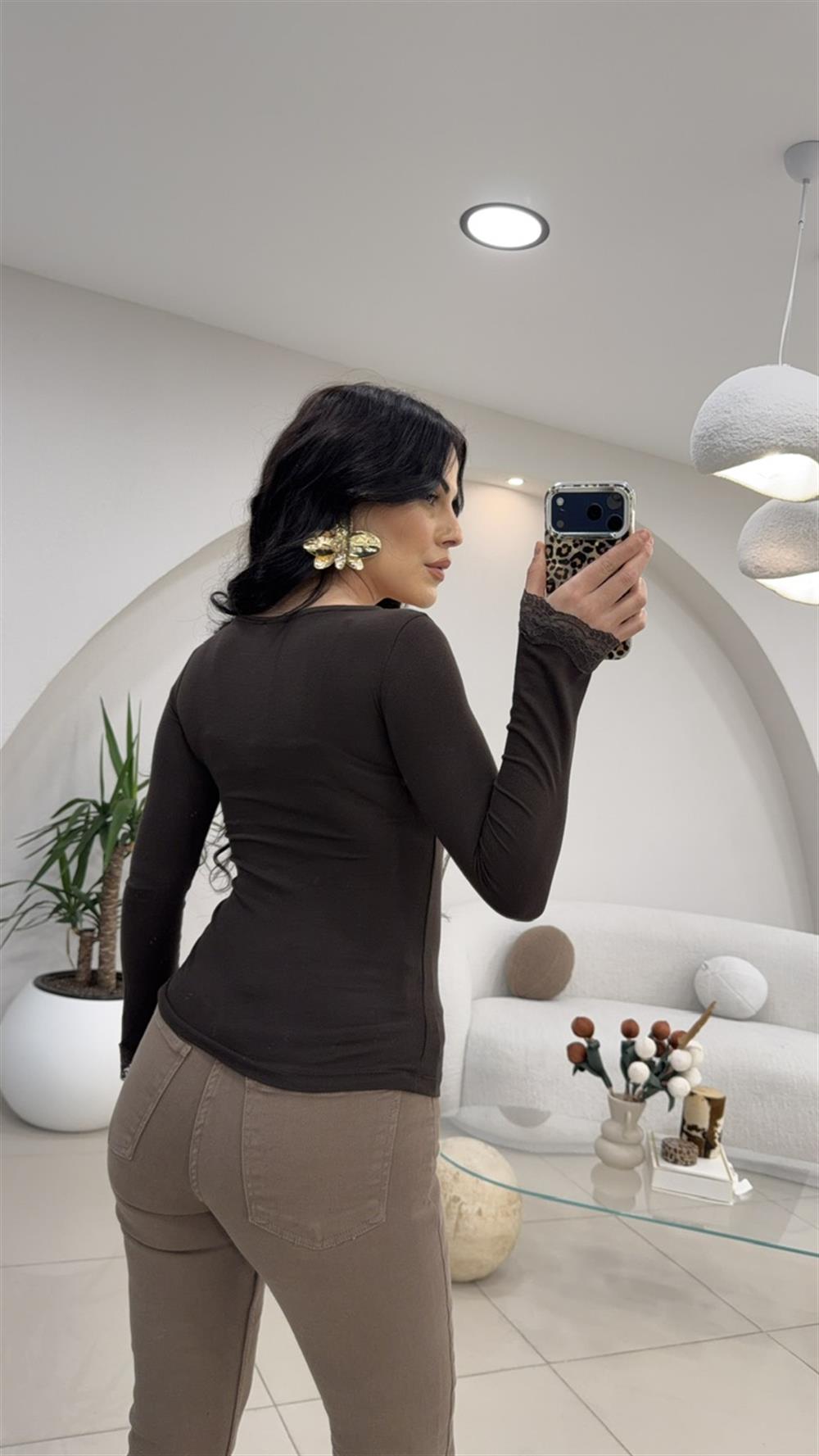 V YAKA KOL DANTELLİ PAMUK BLUZ KAHVE