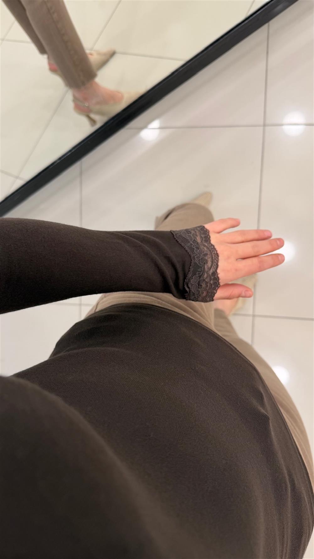 V YAKA KOL DANTELLİ PAMUK BLUZ KAHVE