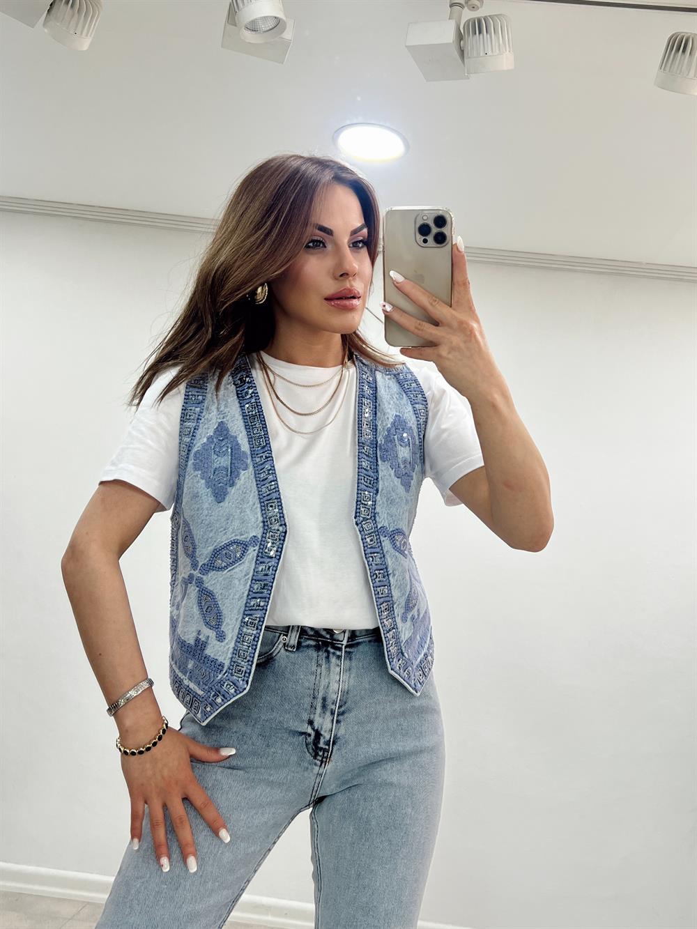 Vi̇ntage Tshi̇rtlü Yelek