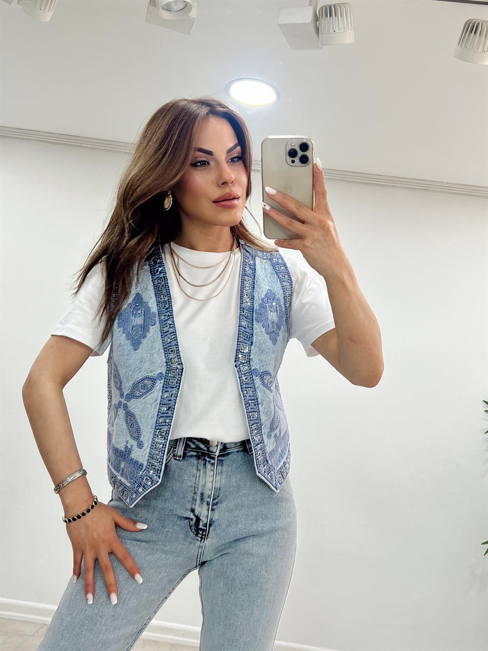 Vi̇ntage Tshi̇rtlü Yelek