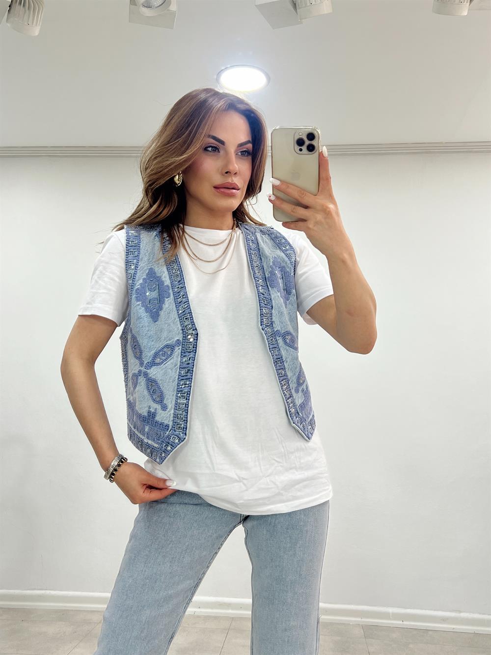 Vi̇ntage Tshi̇rtlü Yelek