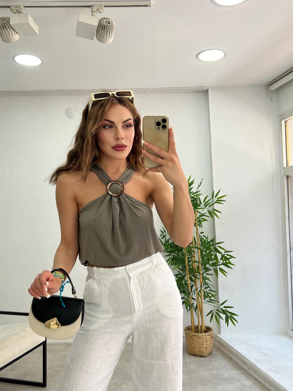 Yaka Aksesuar Detayli Modal Bluz Haki̇ Yeşi̇l