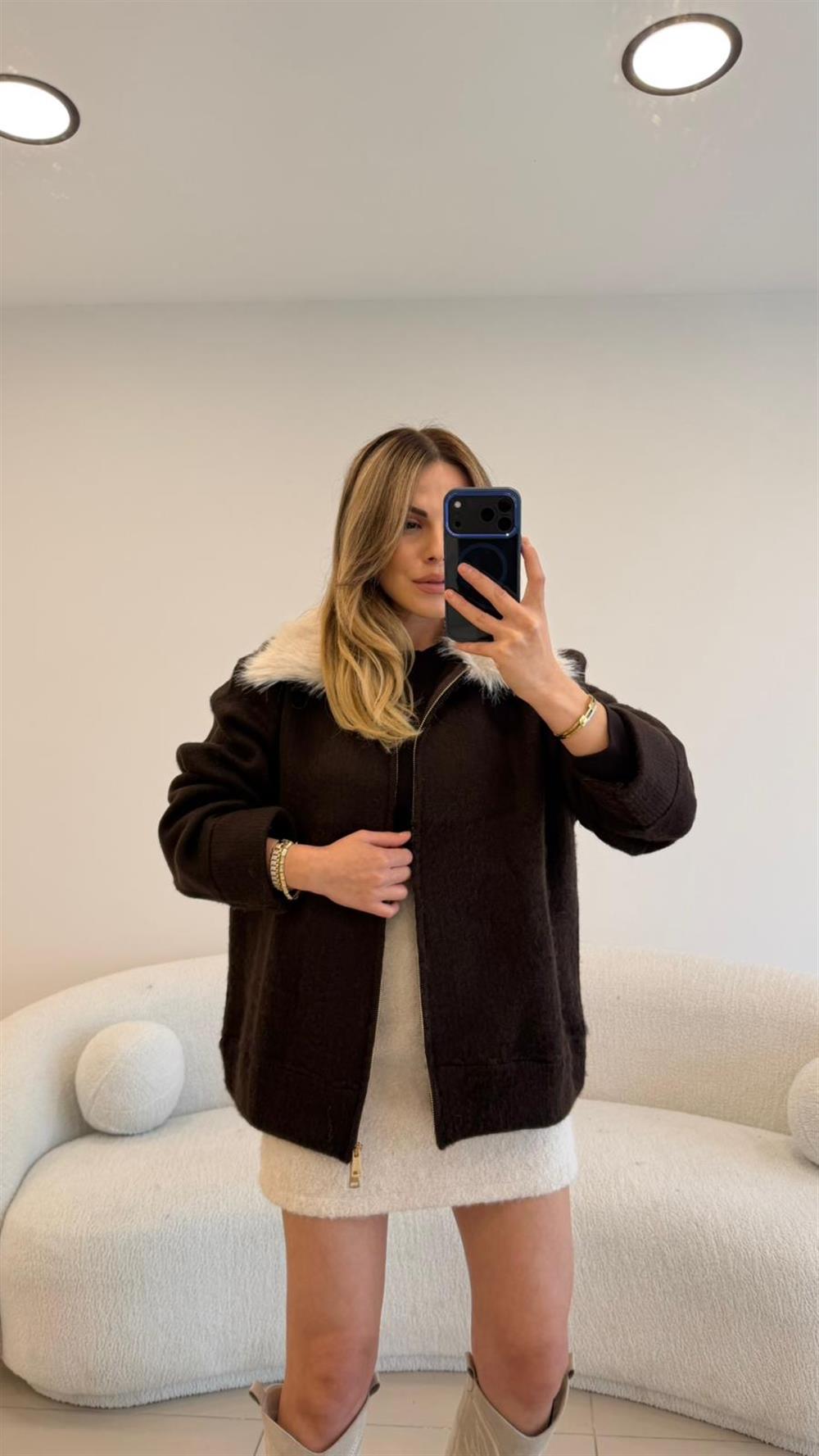 YAKA ÇIKARILABİLİR KÜRK DETAYLI HIRKA KAHVE