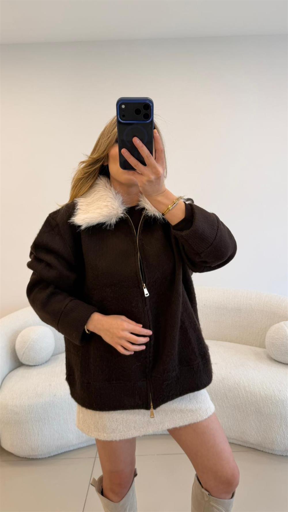 YAKA ÇIKARILABİLİR KÜRK DETAYLI HIRKA KAHVE