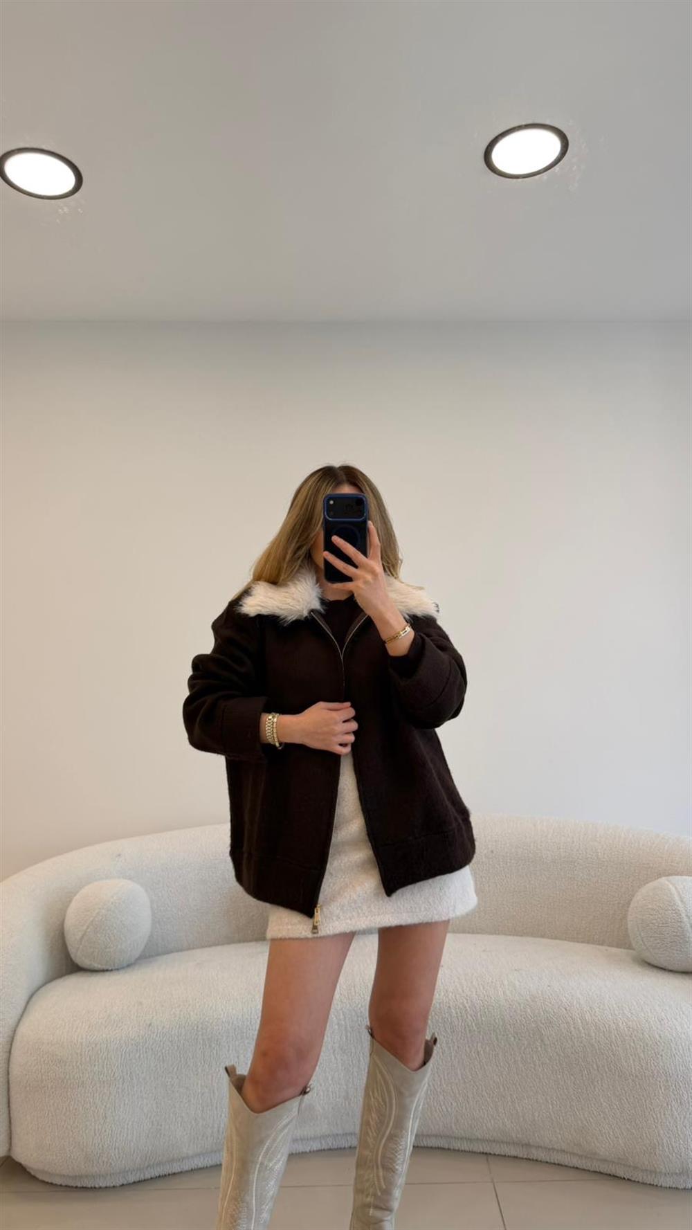 YAKA ÇIKARILABİLİR KÜRK DETAYLI HIRKA KAHVE