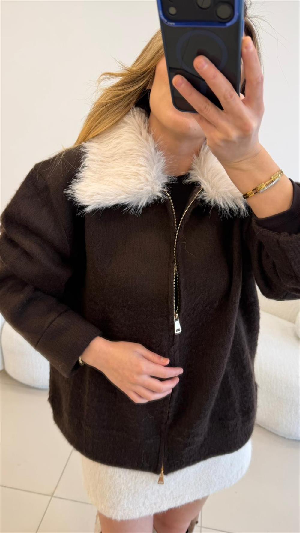 YAKA ÇIKARILABİLİR KÜRK DETAYLI HIRKA KAHVE