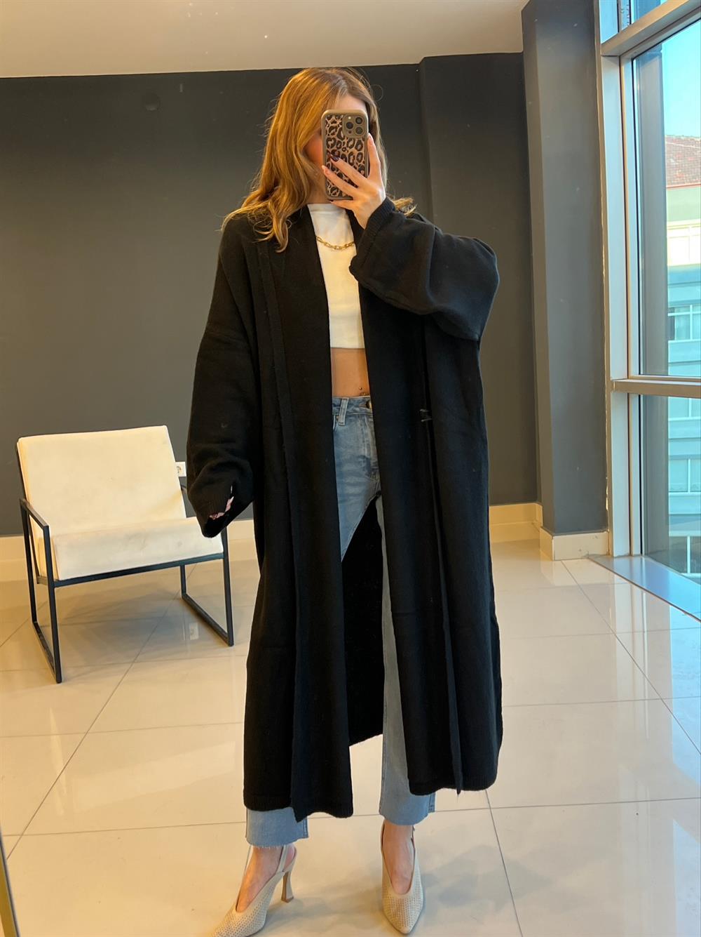 Yakali Si̇yah Uzun Hirka