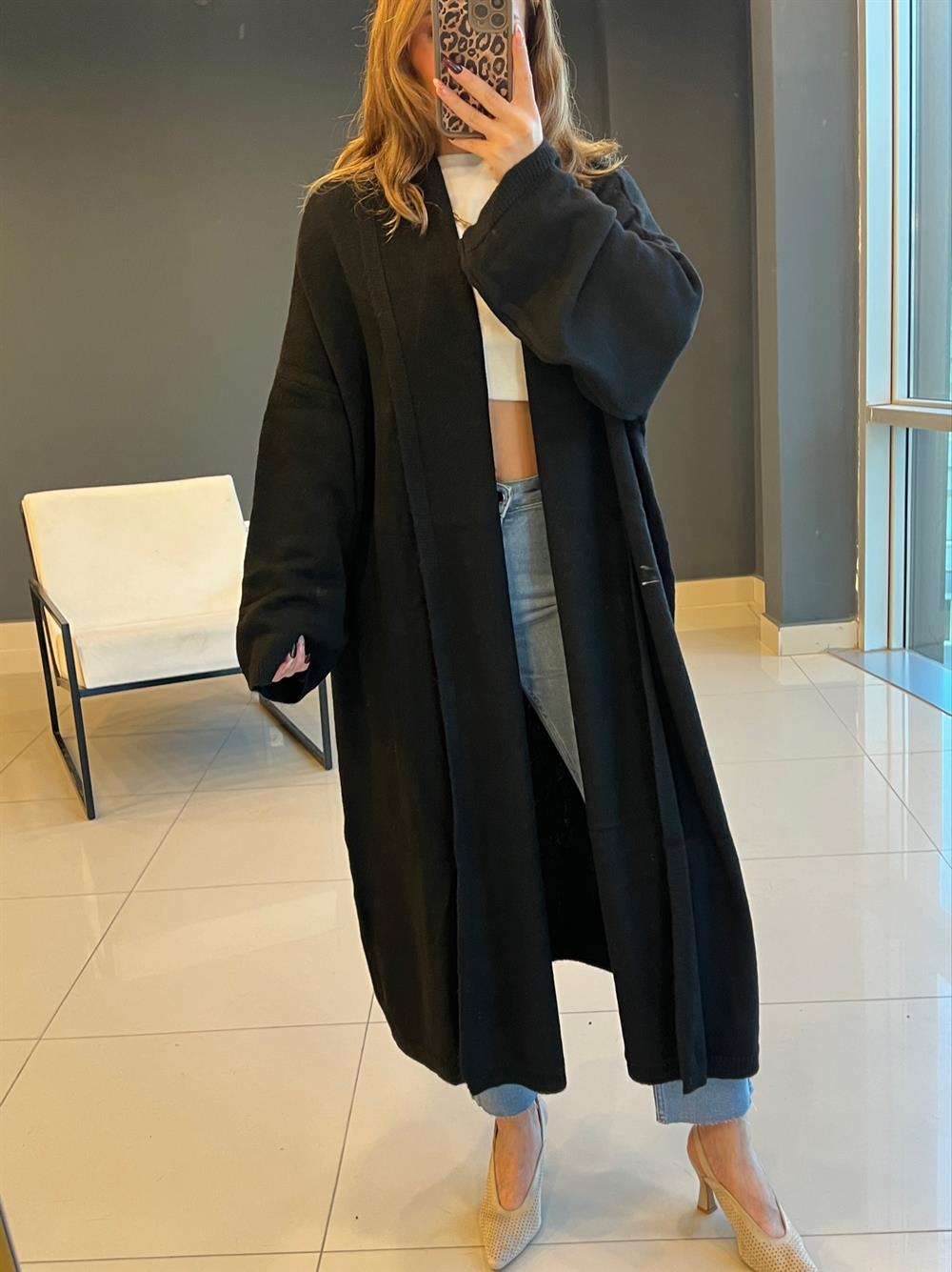 Yakali Si̇yah Uzun Hirka