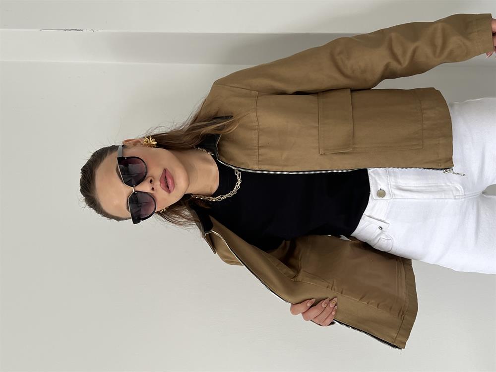 Yakasi Deri̇ Fermuarli Ceket