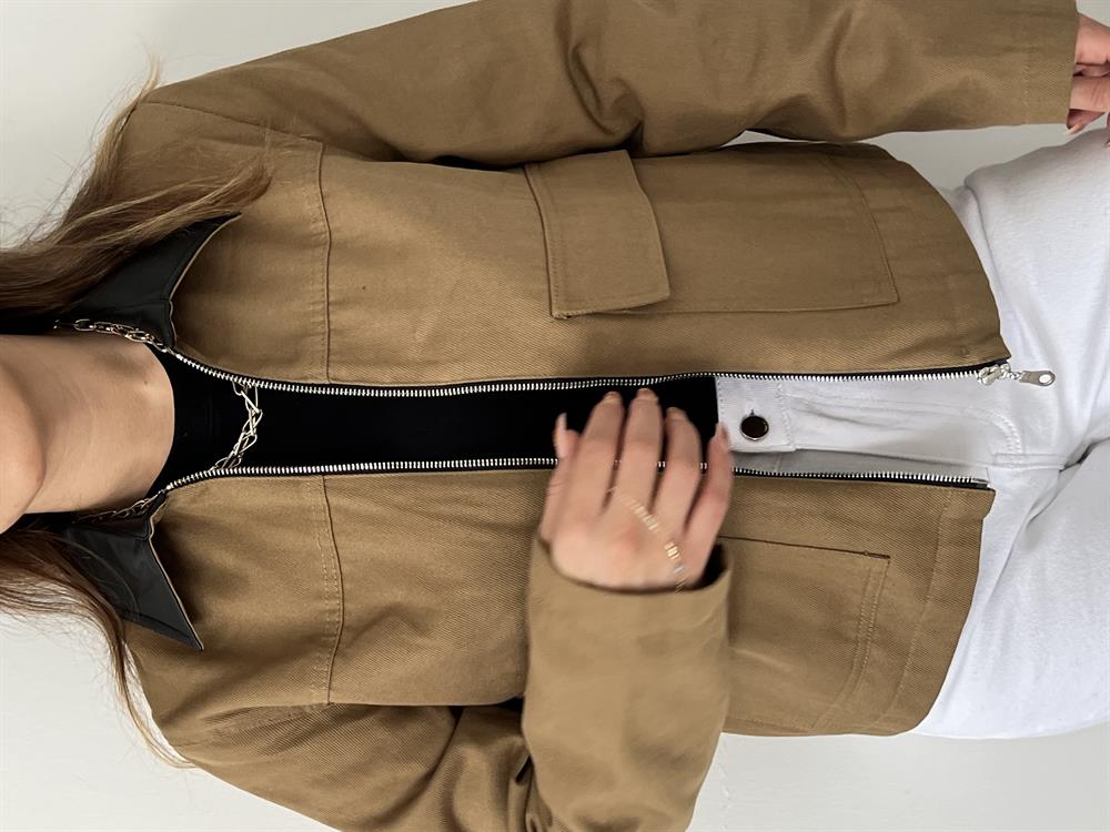 Yakasi Deri̇ Fermuarli Ceket