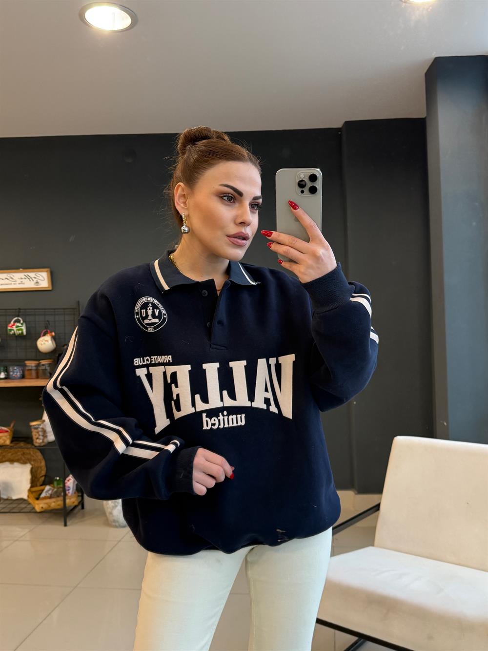 Yakasi Düğmeli̇ Laci̇vert Sweatshirt