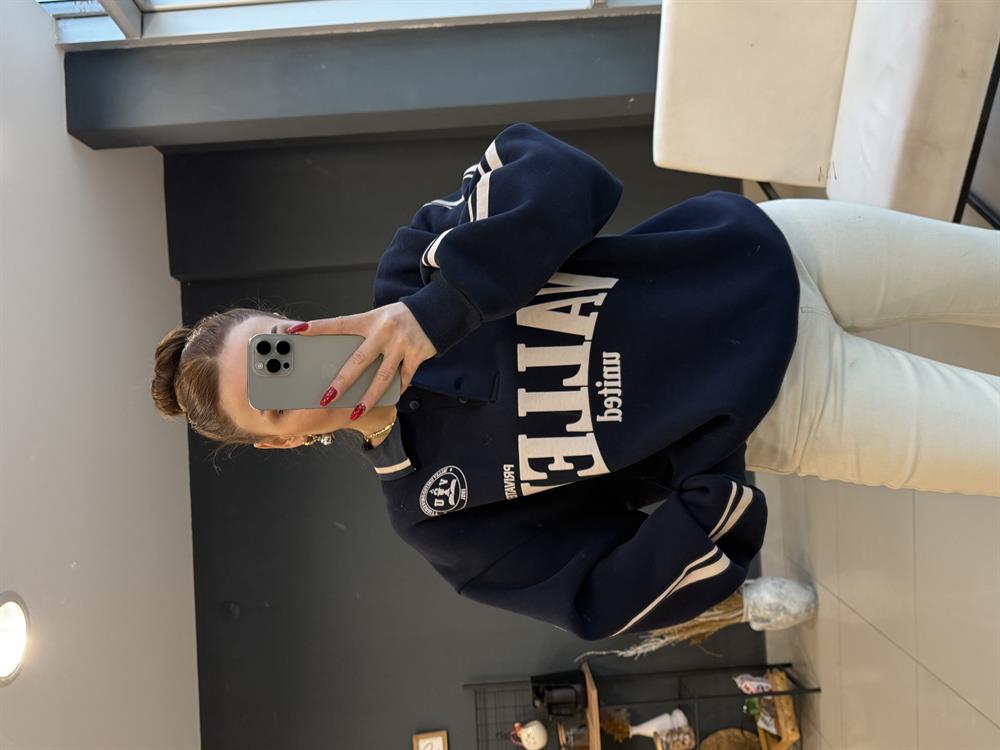 Yakasi Düğmeli̇ Laci̇vert Sweatshirt