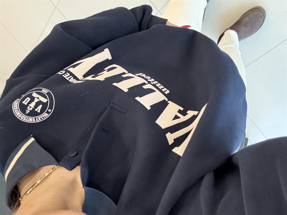 Yakasi Düğmeli̇ Laci̇vert Sweatshirt