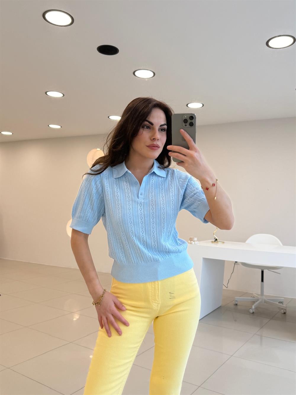 YAKASI DÜĞMELİMERSERİZE MAVİ