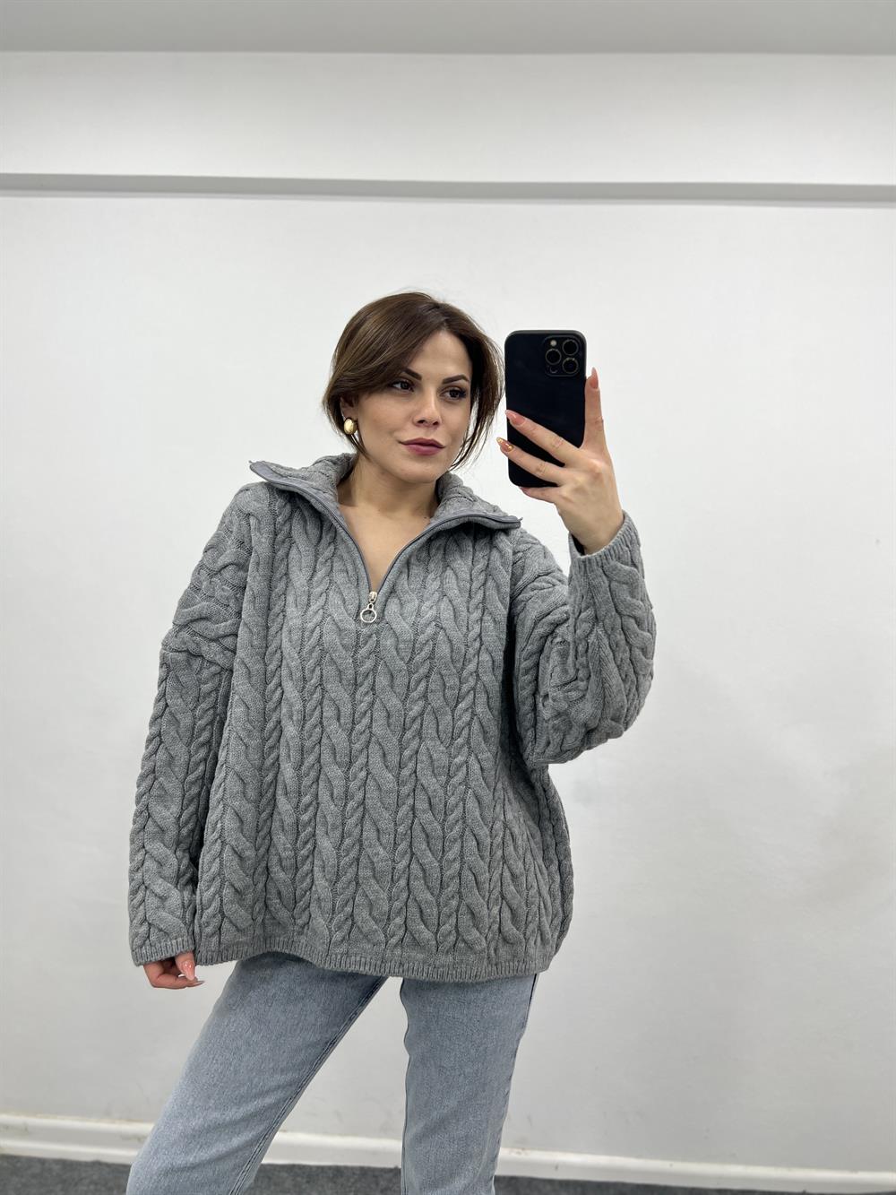 Yakasi Fermuarli Gri̇ Kazak