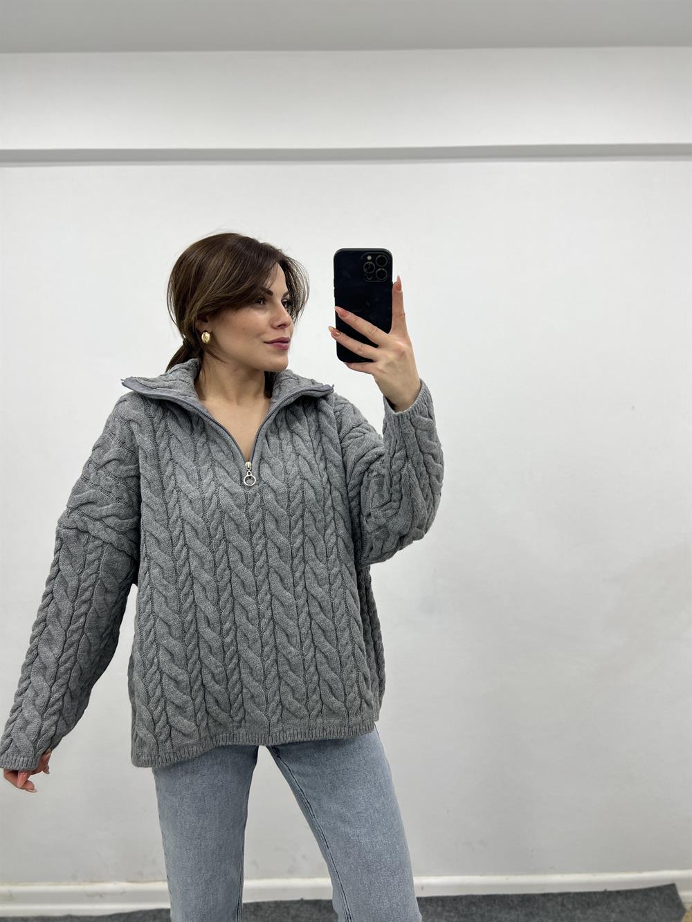 Yakasi Fermuarli Gri̇ Kazak