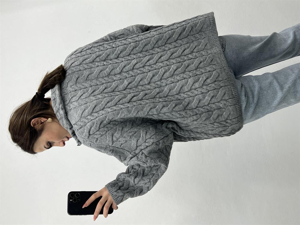 Yakasi Fermuarli Gri̇ Kazak