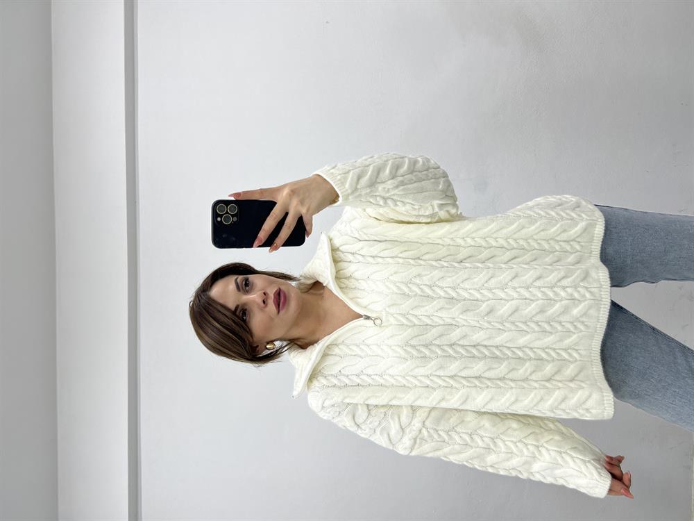 Yakasi Fermuarli Ekru Kazak