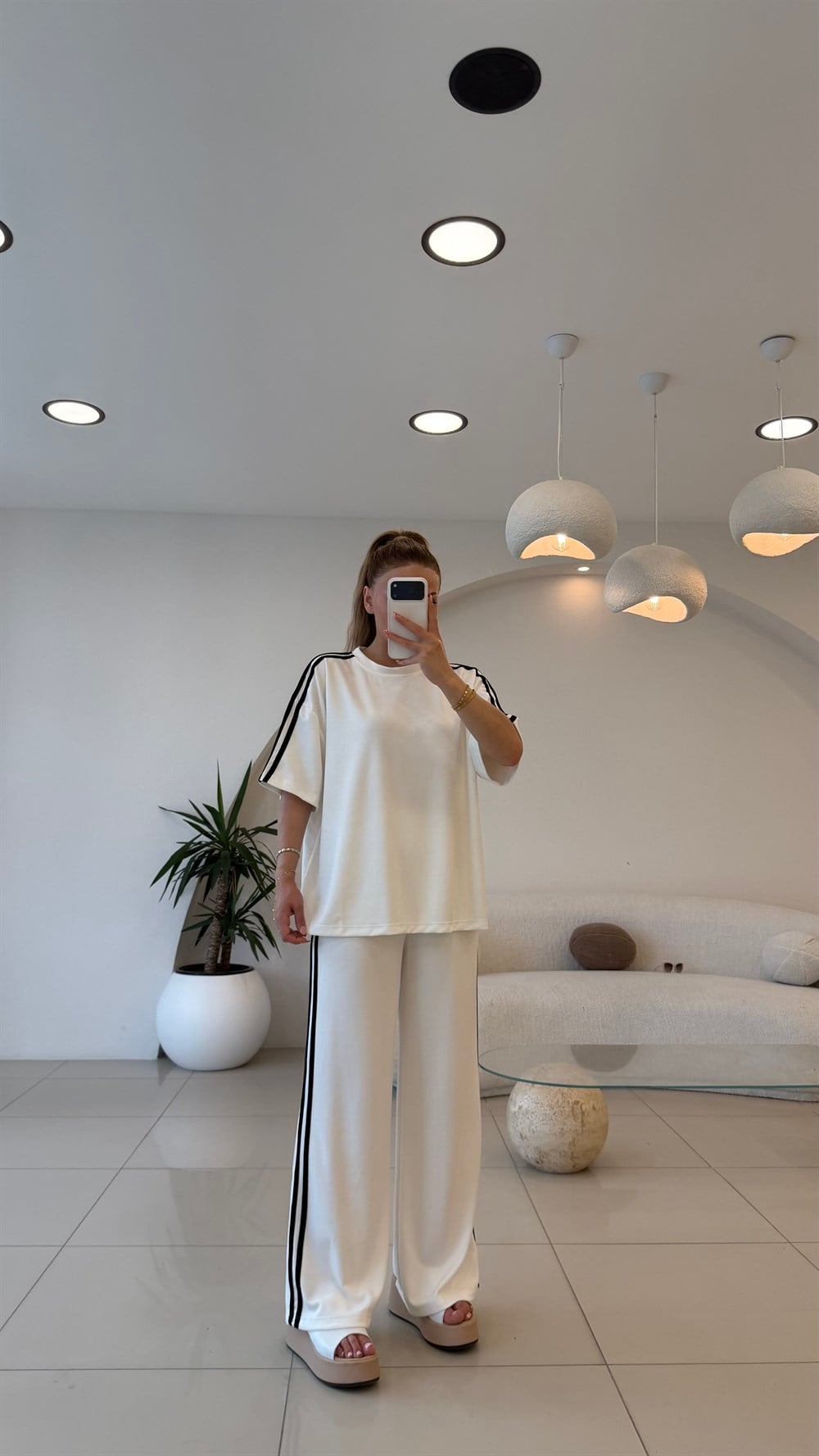 YANLARI ŞERİTLİ MODAL EŞOFMAN TAKIMI BEYAZ