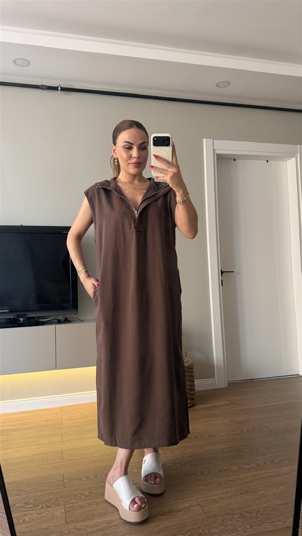 Yarım Fermuarlı Kapşonlu Tensel Elbise Kahverengi