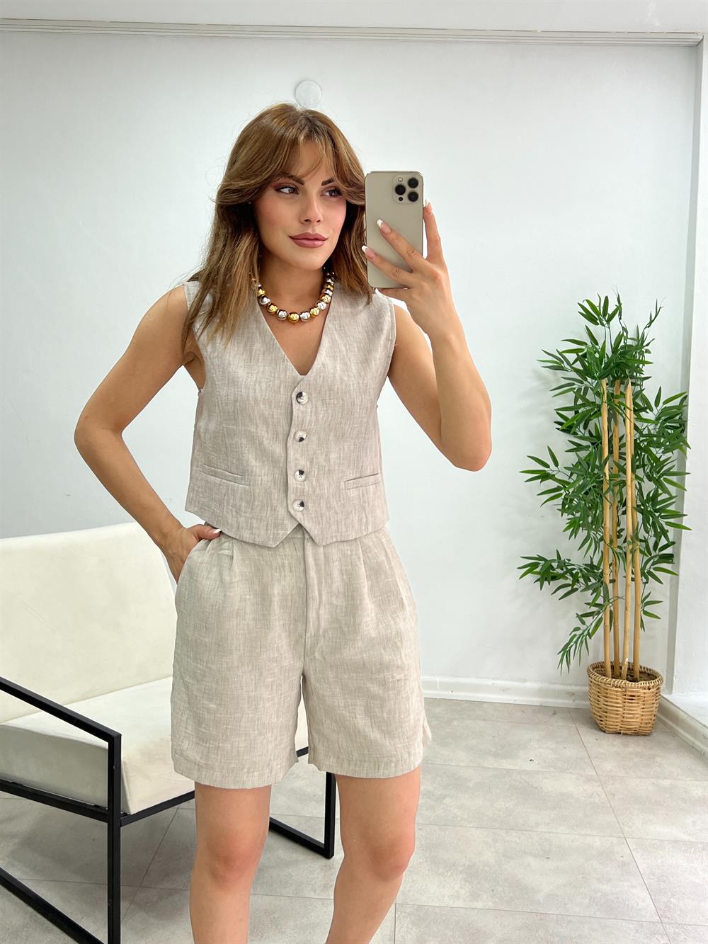 Yelekli̇ Keten Şortlu Takim