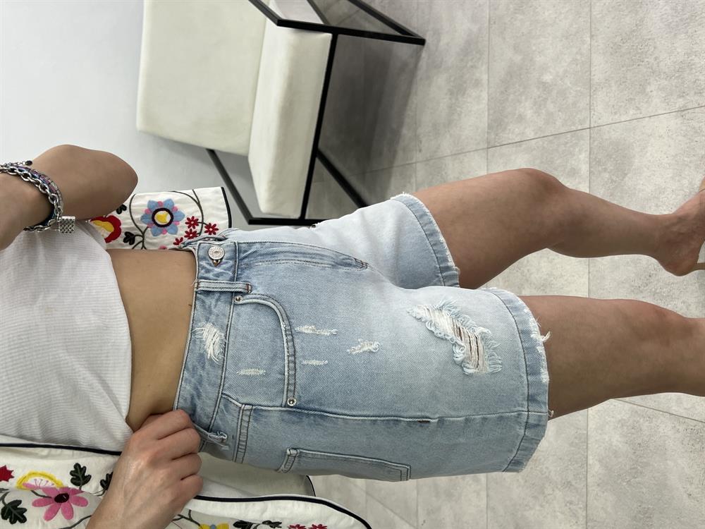 Yirtik Deni̇m Şort