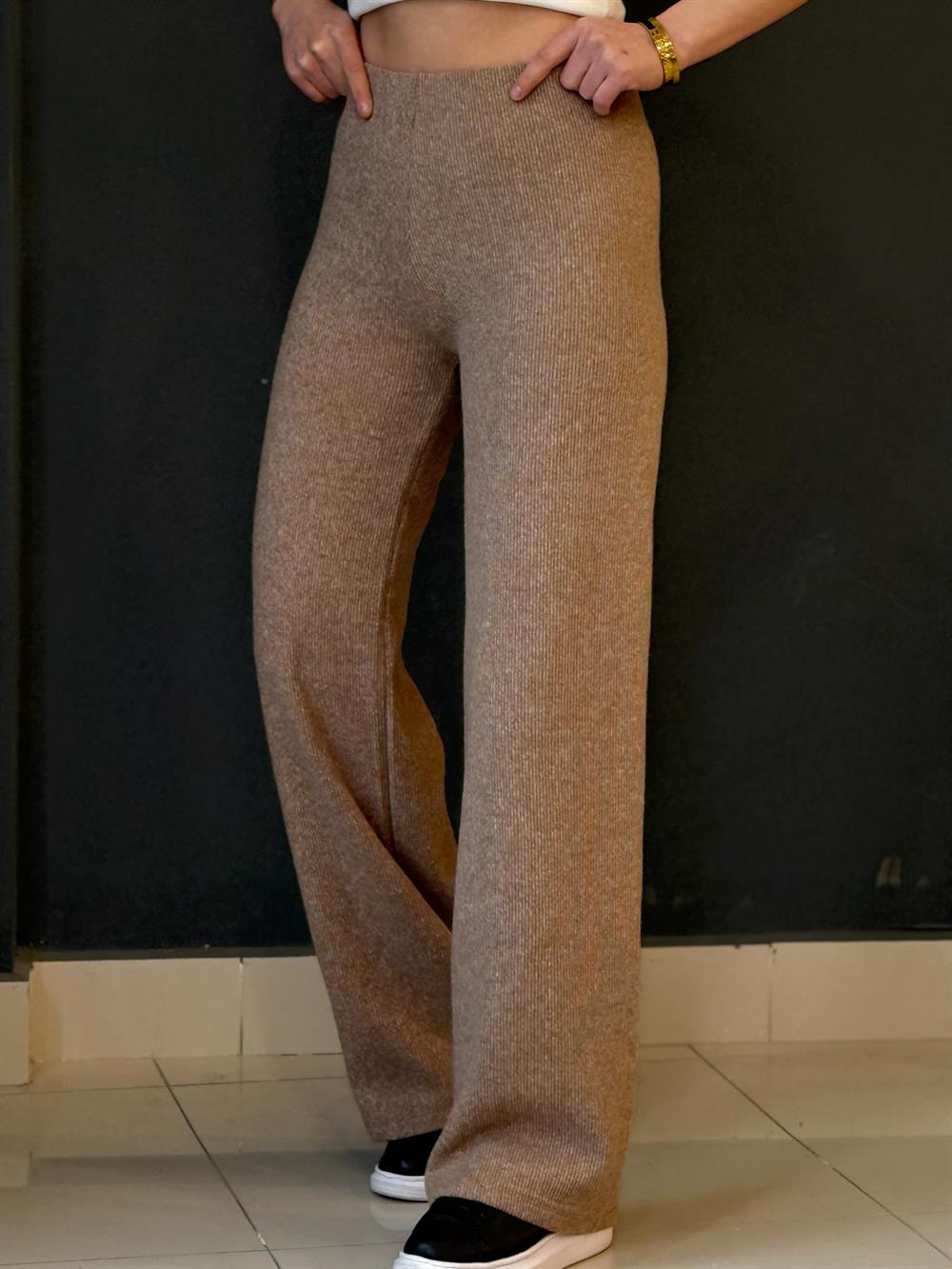 Yüksek Bel Özel Seri̇ Tri̇ko Pantolon Camel
