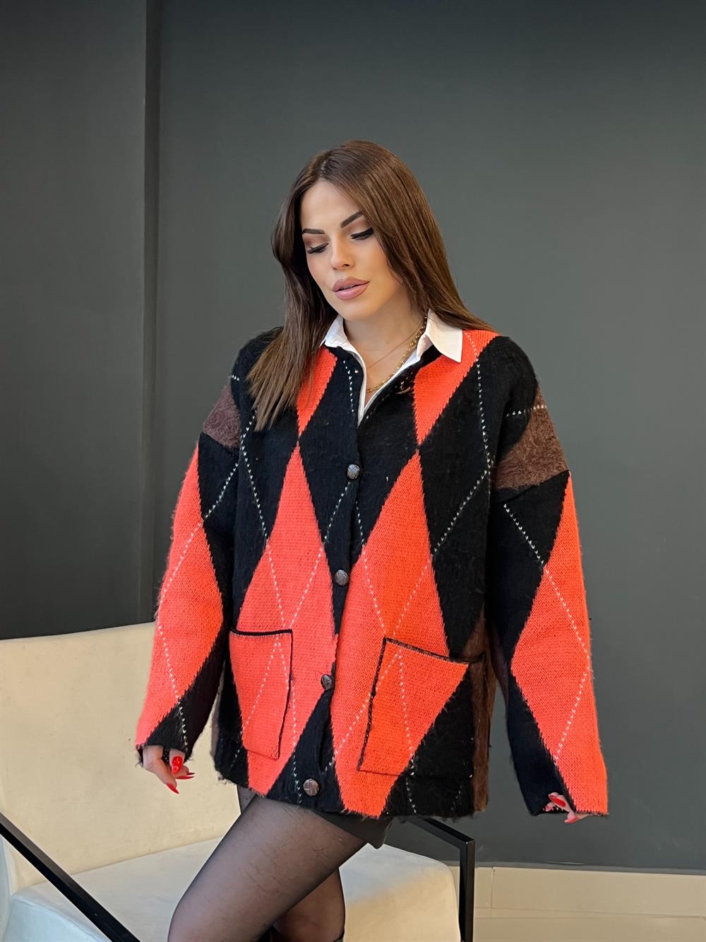 Yumoş Baklava Desenli̇ Hirka Si̇yah