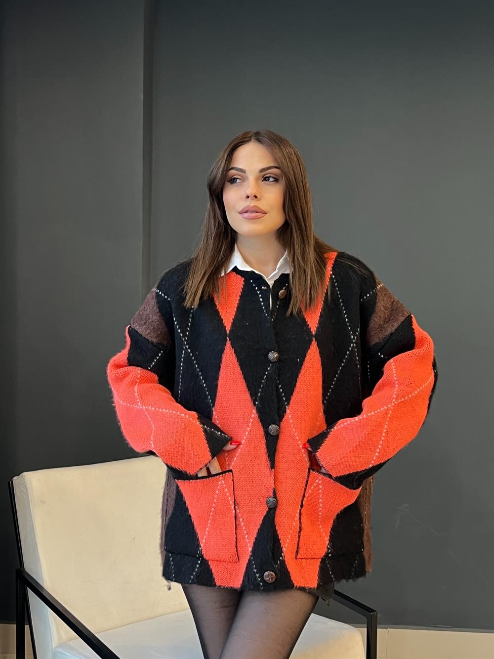 Yumoş Baklava Desenli̇ Hirka Si̇yah