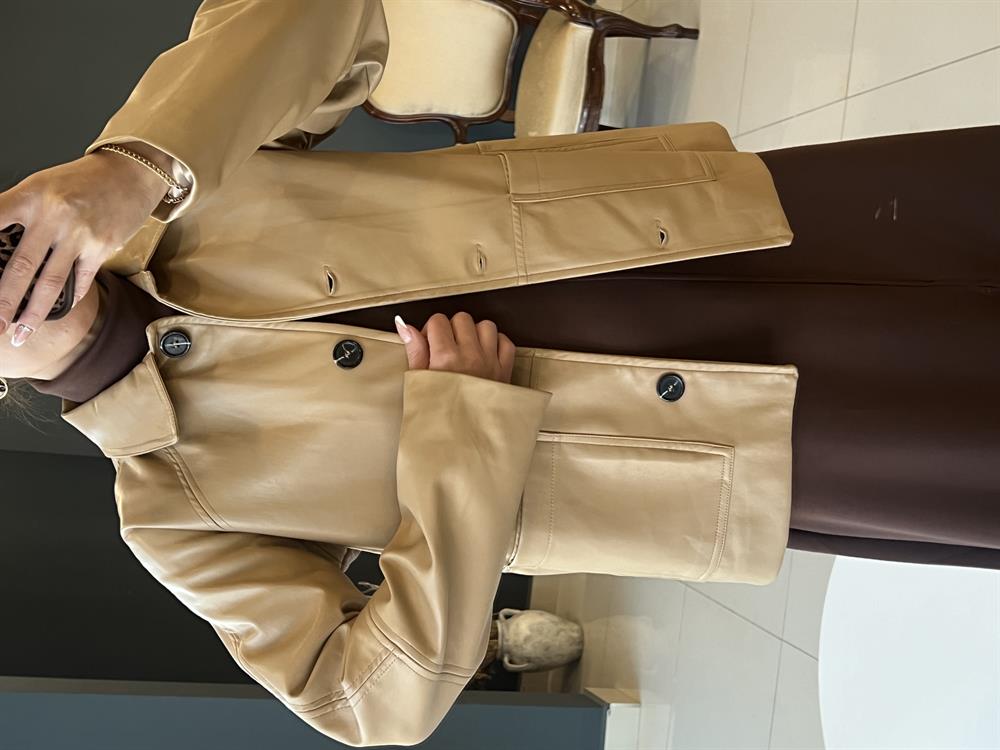 Yumuşak Deri̇ Ceket Camel